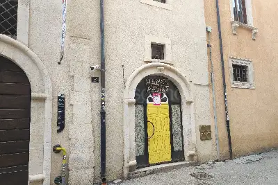 Negozio in affitto, Via Giuseppe Garibaldi, L'Aquila