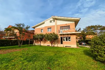 Casa in vendita, Via Teognide, Roma