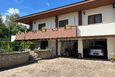 Villa Plurifamiliare in vendita, Via della Crisopa, Roma