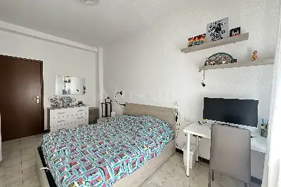 Casa in vendita, Via Lorenteggio, Milano