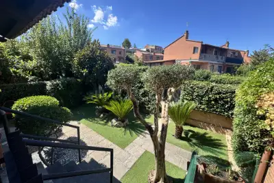 Villa Bifamiliare in vendita, Via Mario Lanza, Roma