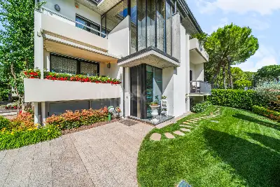Villa in vendita, LUNGOLAGO CESARE BATTISTI, Desenzano del Garda