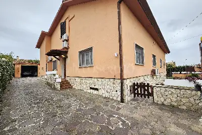 Villa Bifamiliare in vendita, Via Mar dei Coralli, Pomezia