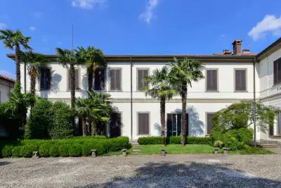 Albergo in vendita, Via XXV Aprile, Figino Serenza