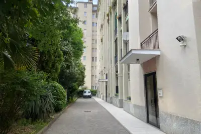 Negozio in affitto, Via Fiuggi, Milano