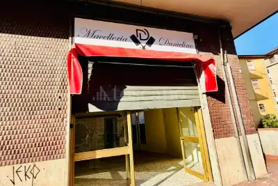 Negozio in vendita, Via dei Due Principati, Avellino