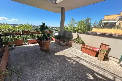 Casa in vendita, Lungotevere degli Inventori, Roma