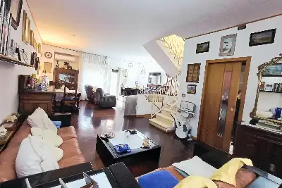 Villino a Schiera in vendita, Via Calcinaia, Roma