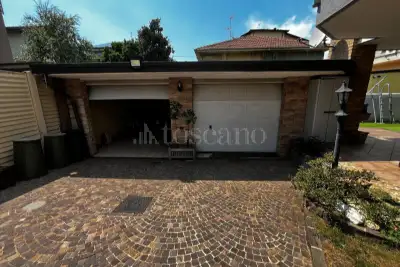 Villa in vendita, Via Vanzaghello, Busto Arsizio