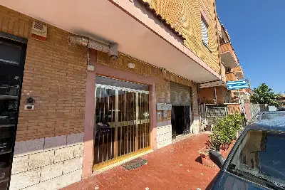 Negozio in vendita, Via Martinengo, Fiumicino