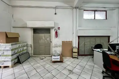 Negozio in vendita, Via Trento, Gravina di Catania