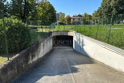 Box in vendita, Via Vasari, Monza