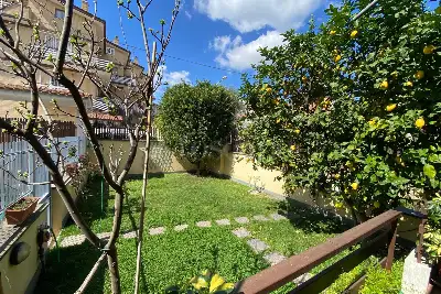 Casa in vendita, Via Mombaruzzo, Roma