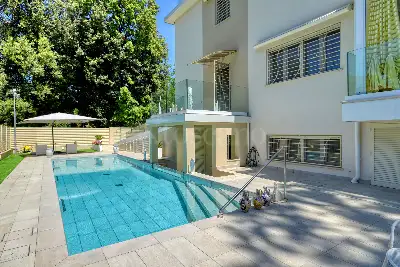 Villa in vendita, Via Luigi Pirandello, Camaiore