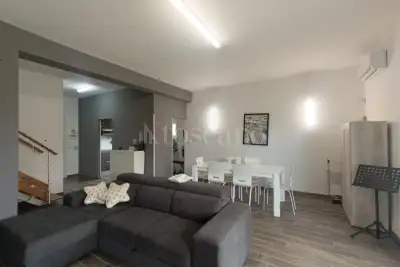 Villino a Schiera in affitto, Via dei Lillà, Anzio