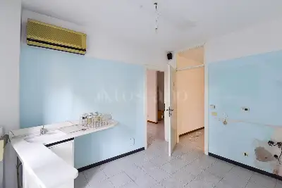 Casa in vendita, Via Adua, Erba