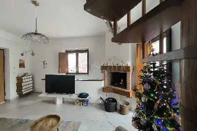 Casa Indipendente in vendita, Via Centrale, L'Aquila