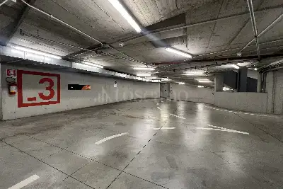 Box in affitto, Piazza Andrea Ferrari, Milano