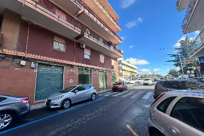 Negozio in affitto, Corso San Vito, Mascalucia