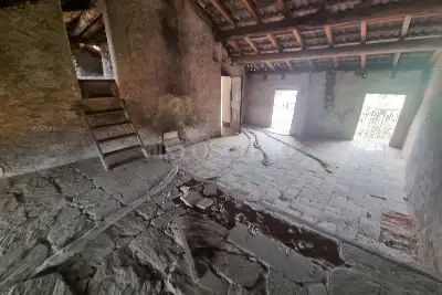 Casa Indipendente in vendita, Via Roma, Marchirolo