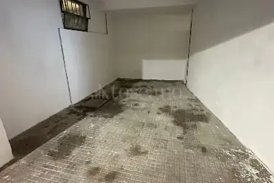 Box in affitto, Viale Aventino, Roma