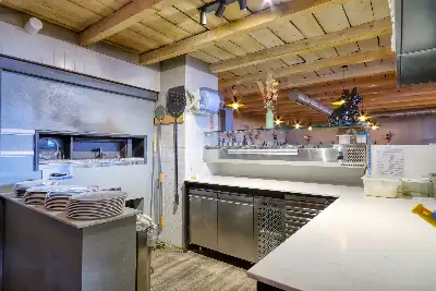 Negozio in vendita, Viale Dante Alighieri, Luino