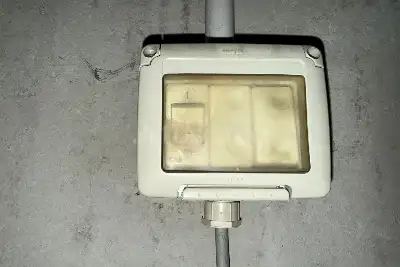 Box in affitto, Via Salasco, Milano