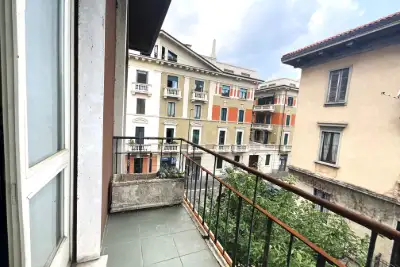 Casa in vendita, Via Achille Bizzoni, Milano