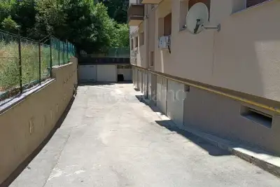 Garage in vendita, Via Canonica, Casalecchio di Reno