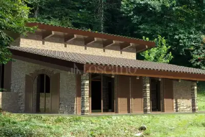 Villa in vendita, Via Signo e Carpio, Marchirolo