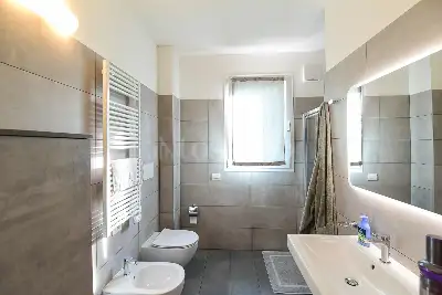 Casa in vendita, Viale Giulio Cesare, Como