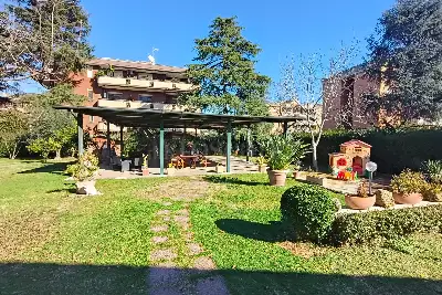 Villa Bifamiliare in vendita, Via delle Vigne di Morena, Roma, Roma