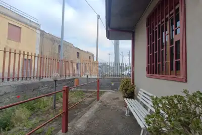 Casa Indipendente in vendita, Via Montello, San Giovanni la Punta