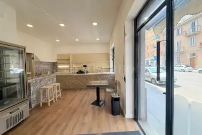 Negozio in vendita, Via Volvinio, Milano