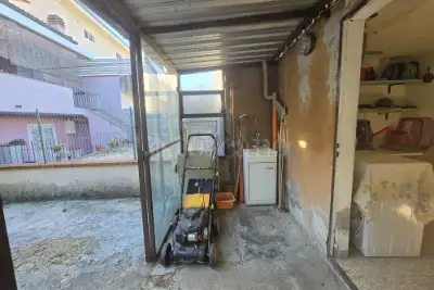 Villino a Schiera in vendita, Via delle Fonti, Prato