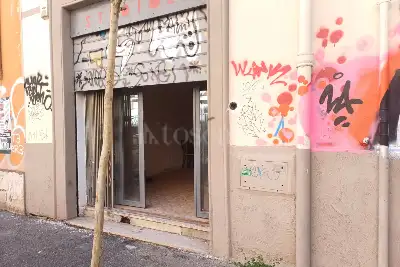 Negozio in vendita, Via Perugia, Roma
