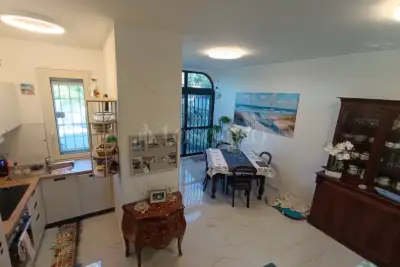 Villino a Schiera in affitto, Via Venezia, Anzio