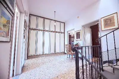 Villino a Schiera in vendita, Via Sem Benelli, Prato