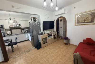 Casa in vendita, Piazzale Aldo Moro, Pomezia