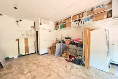 Negozio in vendita, Via Pistoiese, Firenze