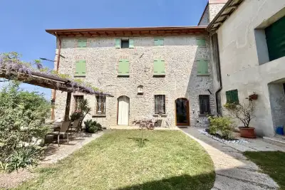 Villa in vendita, Strada Pille, Monzambano