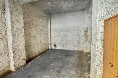 Box in affitto, Via Roma, Atripalda
