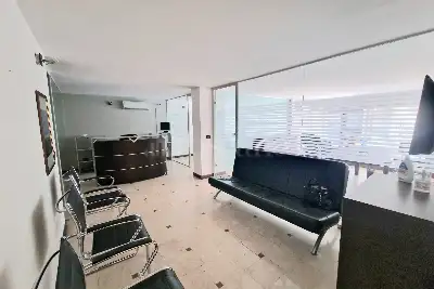 Negozio in vendita, Via Mariano Stabile, Palermo