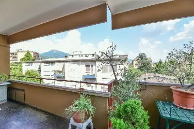 Casa in vendita, Via Plinio, Erba