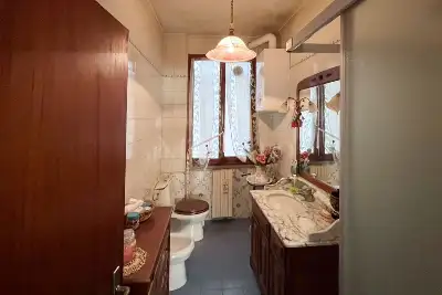 Casa in vendita, Via Ferrara, Prato