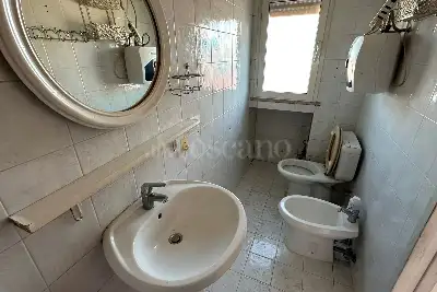 Magazzino in vendita, Viale della Bella Villa, Roma