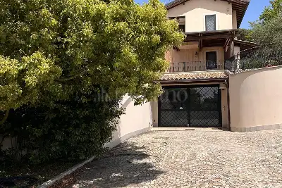 Villa in vendita, Via Olivella, Albano Laziale