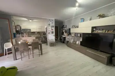 Casa in vendita, Largo Leopardi, Pomezia