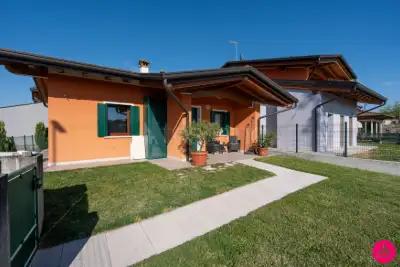 Villino a Schiera in vendita, Via Burtolo, Azzano Decimo