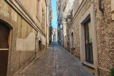 Negozio in vendita, Discesa Cavour, Catanzaro